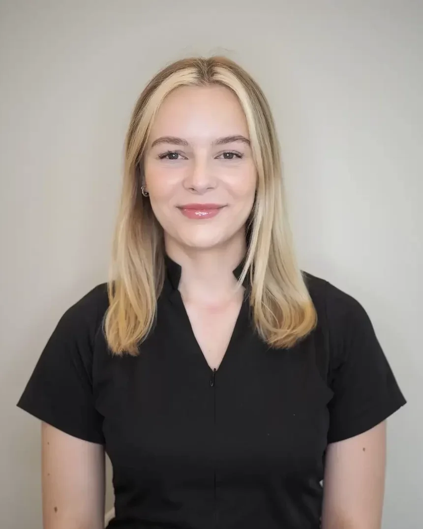 Johanne, makeupartist og brynsspesialist hos Oslo Skin